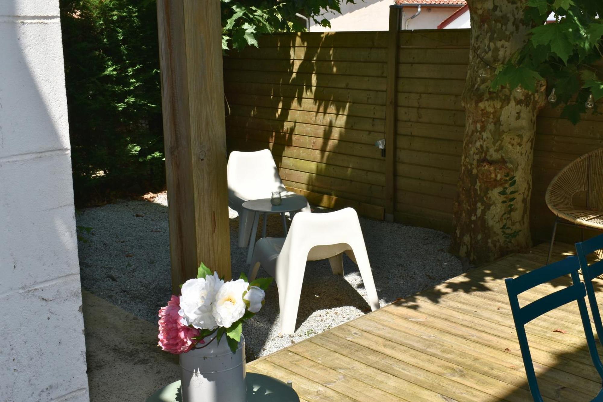 באיון Villa Regis - Jardin-Parking-Wifi-Equipe מראה חיצוני תמונה