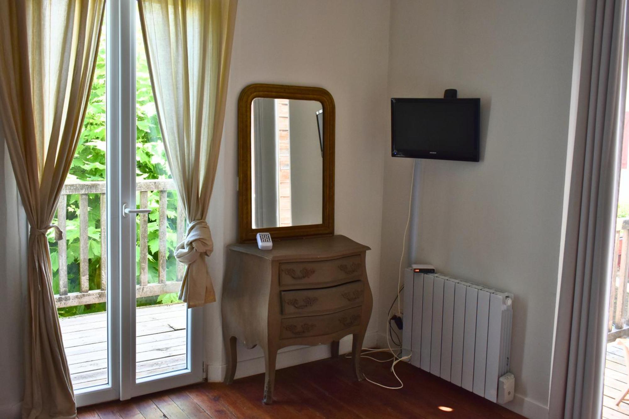 באיון Villa Regis - Jardin-Parking-Wifi-Equipe מראה חיצוני תמונה